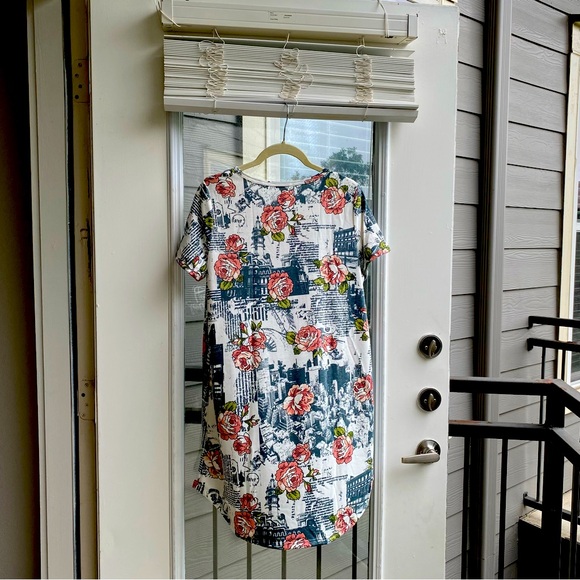 VIAMOR Rustic print Ivory Large Short Sleeve Crew Neck Floral Mid-Thigh T-Dress - Picture 6 of 7